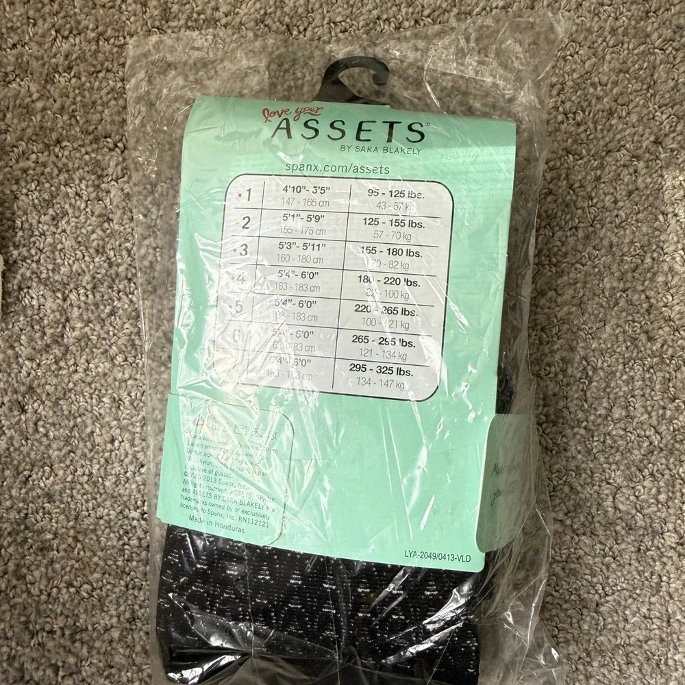NWT ASSETS‎ Sara Blakely Women's Size 4 Black Textured Wish Bone Shaping Tights